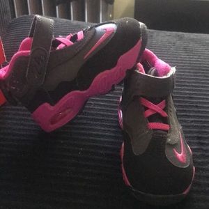 Nike Girls sneakers.